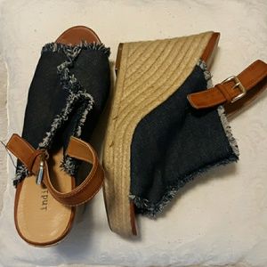 Indigo rd. Size 8 Wedges